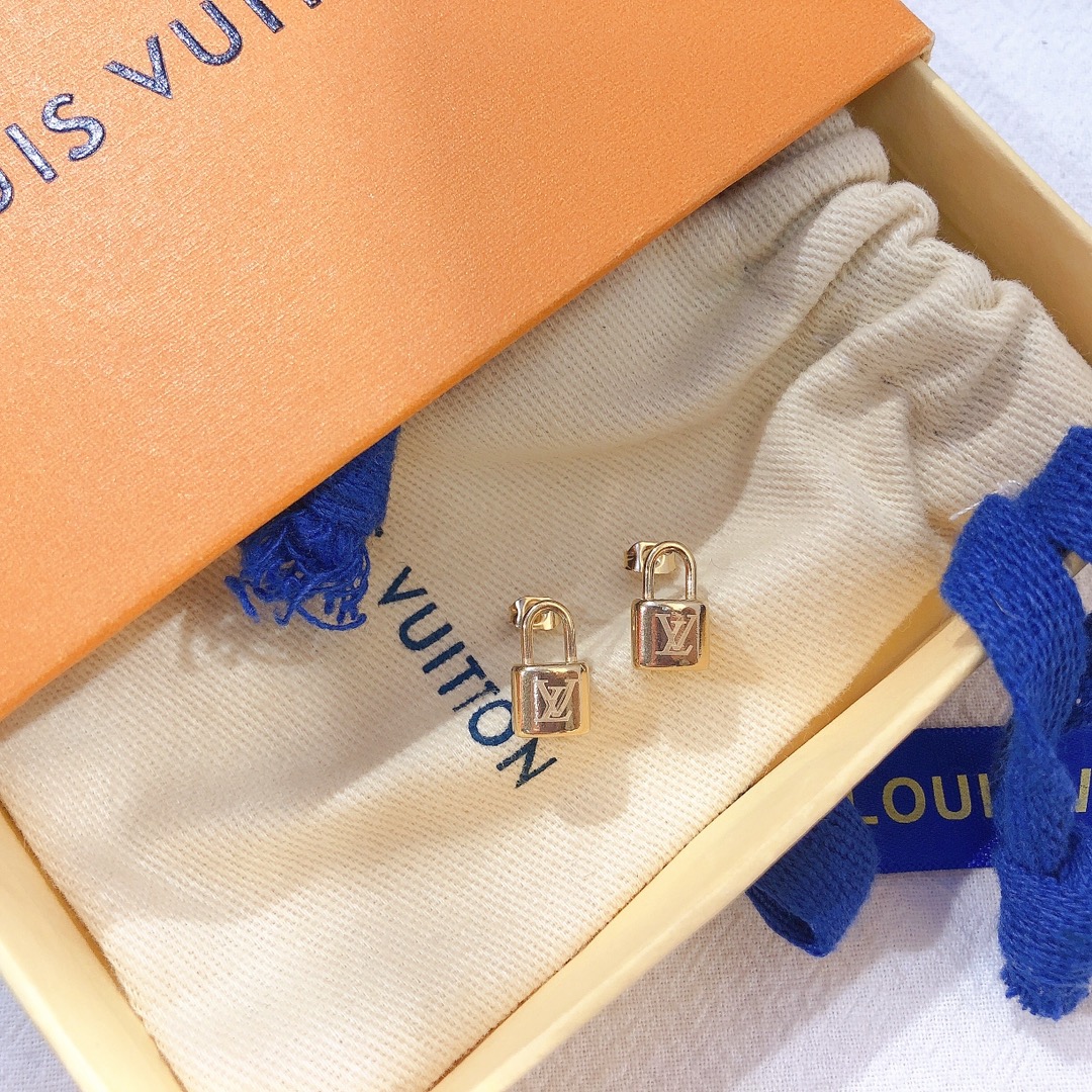 A581     LV earring 106284