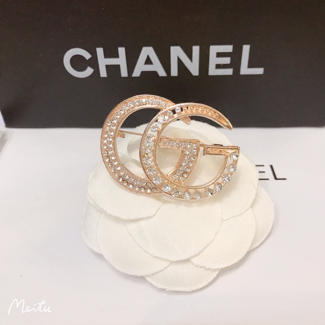Gucci brooch 106119