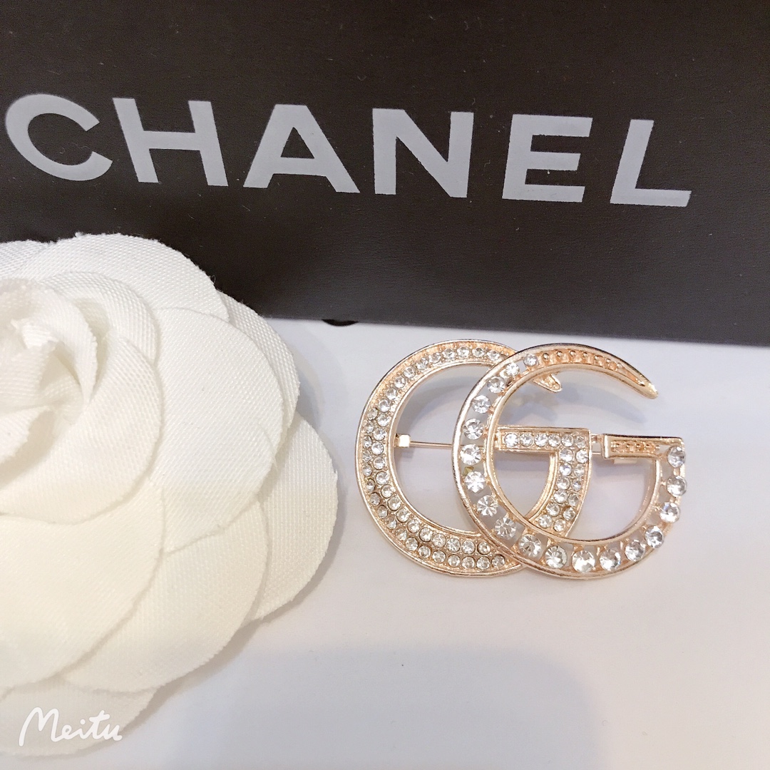 Gucci brooch 106119