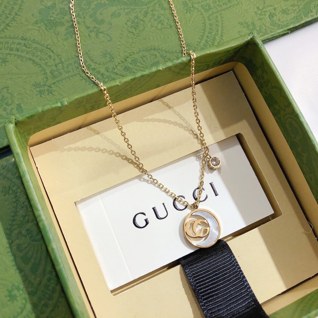 Gucci necklace 106282