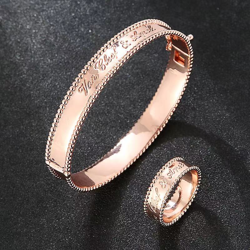 van cleef bracelet 105754