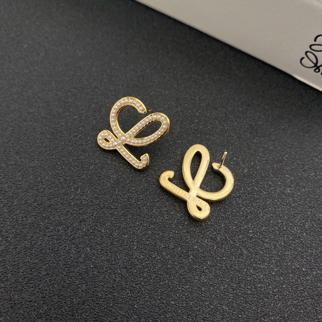 A638 LOEWE earring 104991