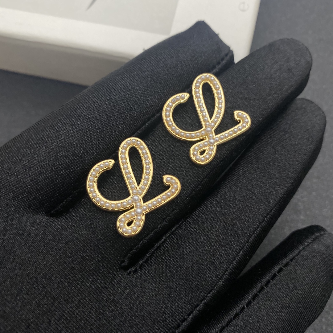 A638 LOEWE earring 104991