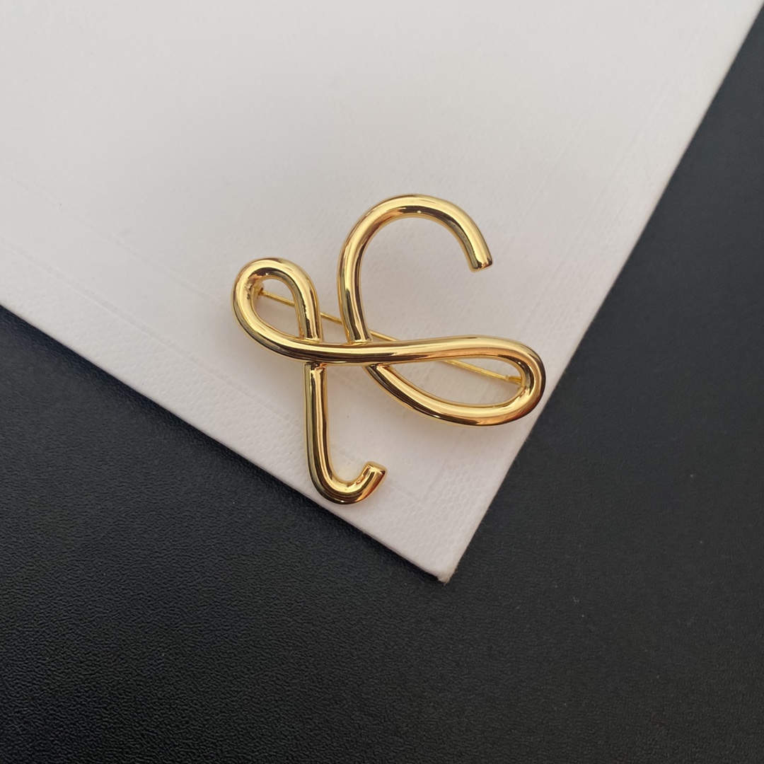 C159 LOEWE brooch 107081