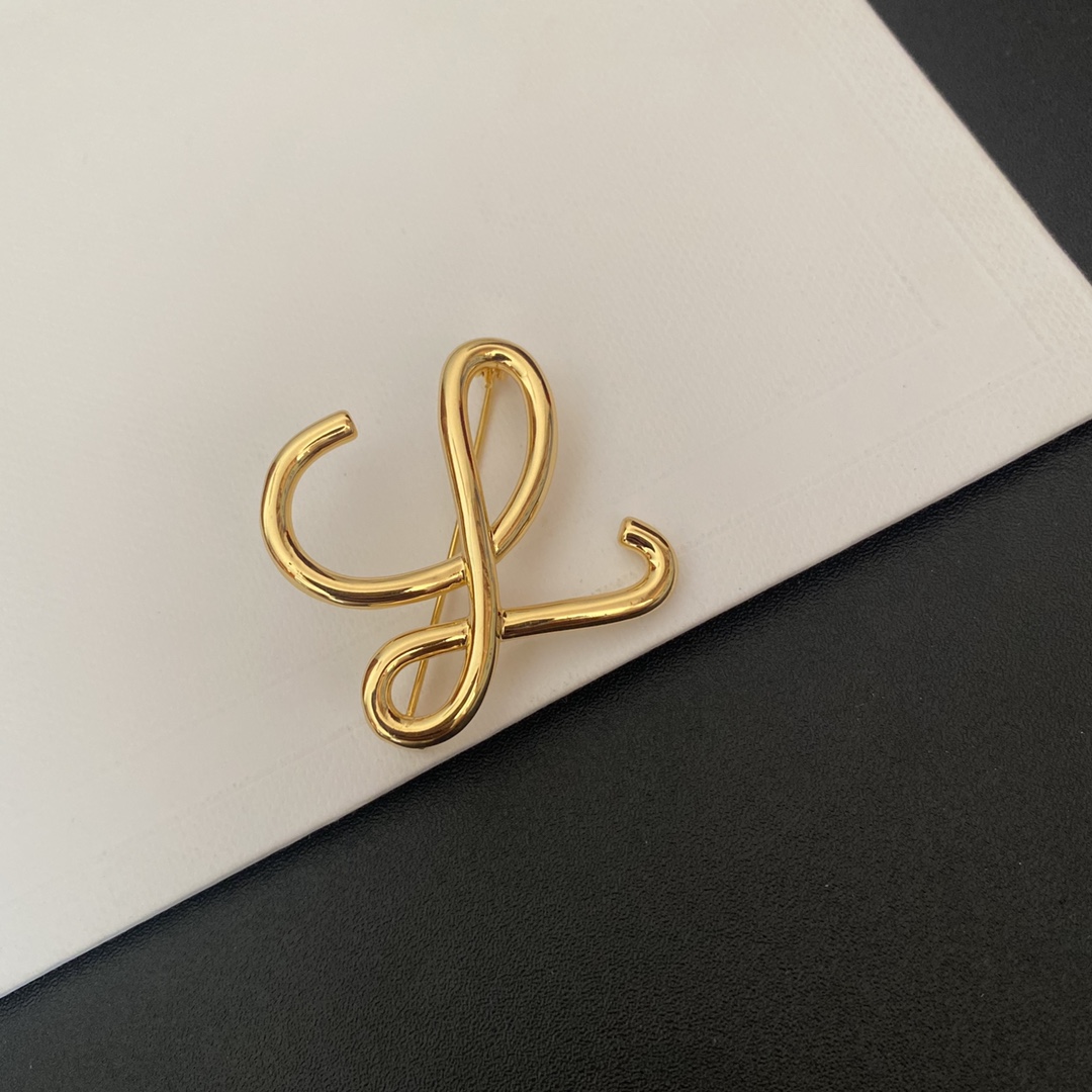 C159 LOEWE brooch 107081