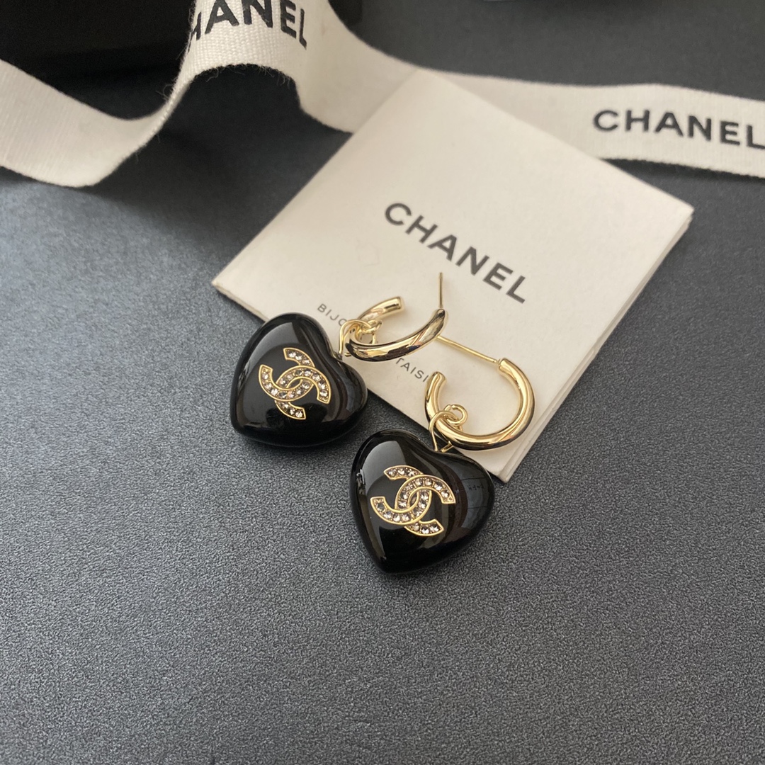 A048 Chanel earring 104428
