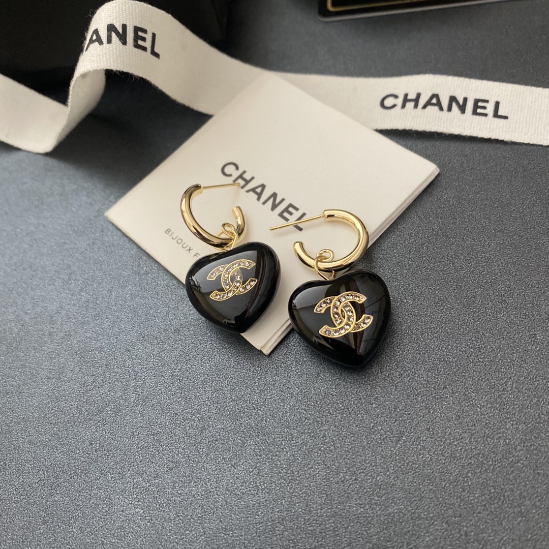 A048 Chanel earring 104428
