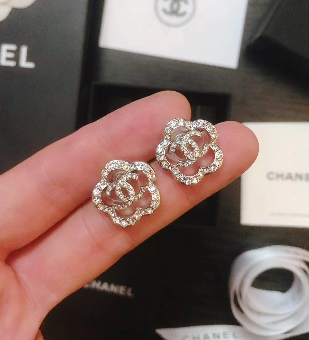 A050 Chanel earring 104451
