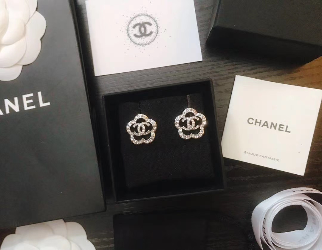 A050 Chanel earring 104451