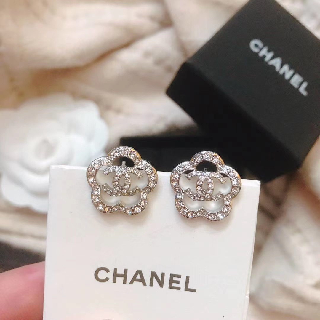 A050 Chanel earring 104451