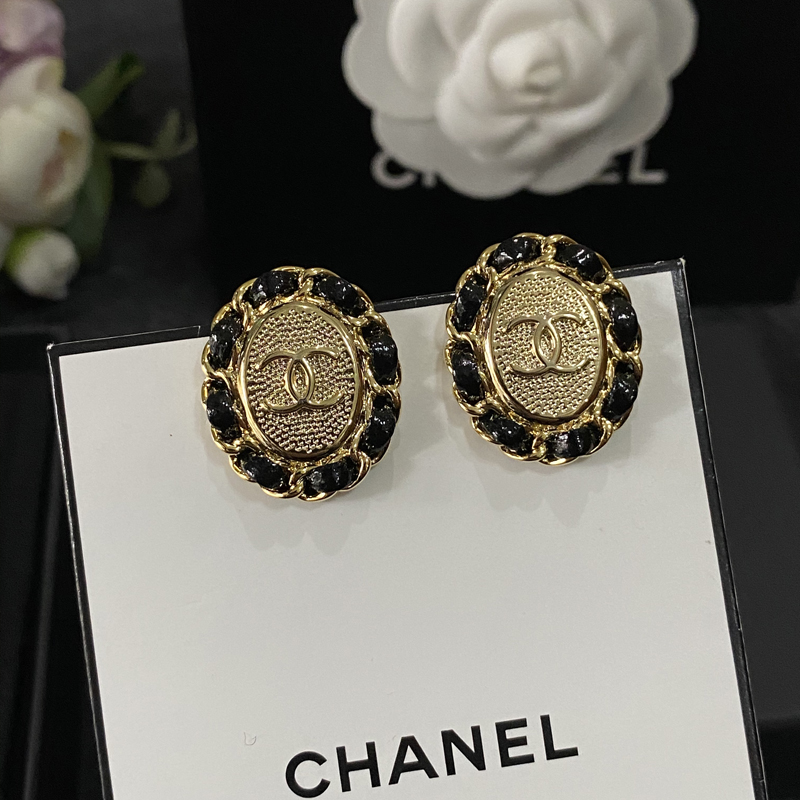 A587 Chanel vintage earring 104591