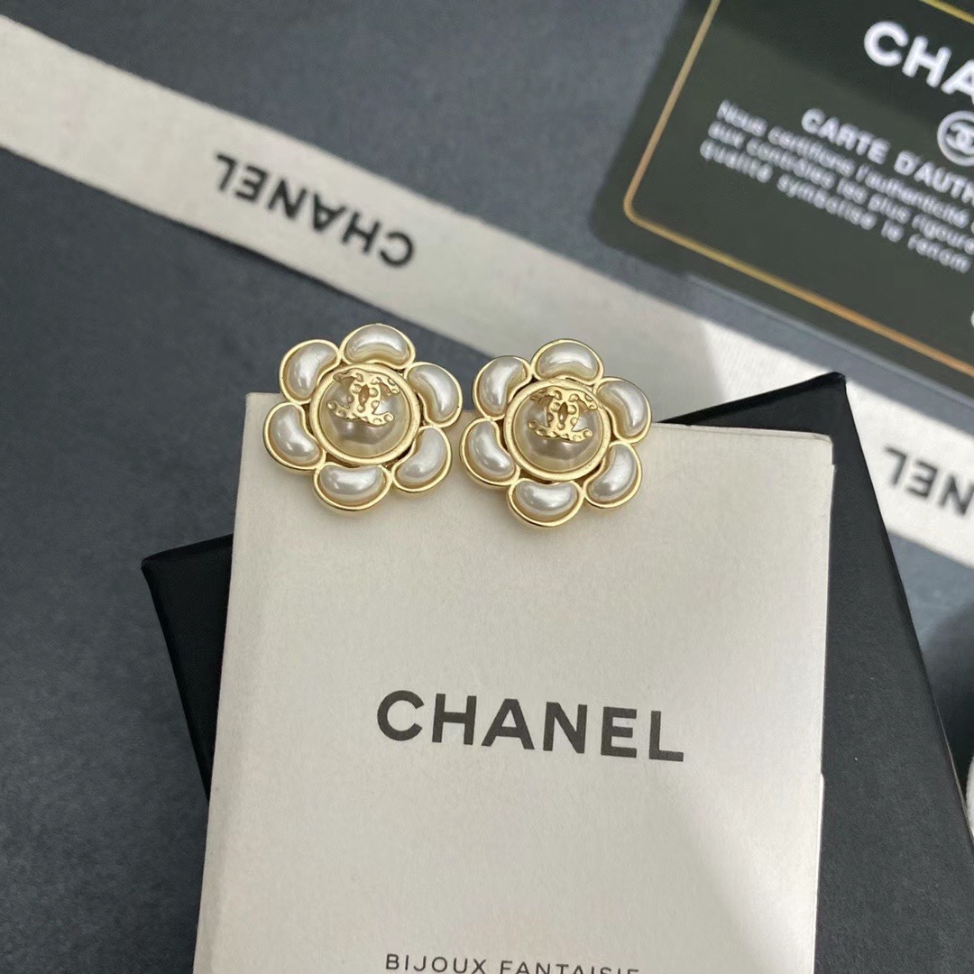 A624 Chanel earring 104676
