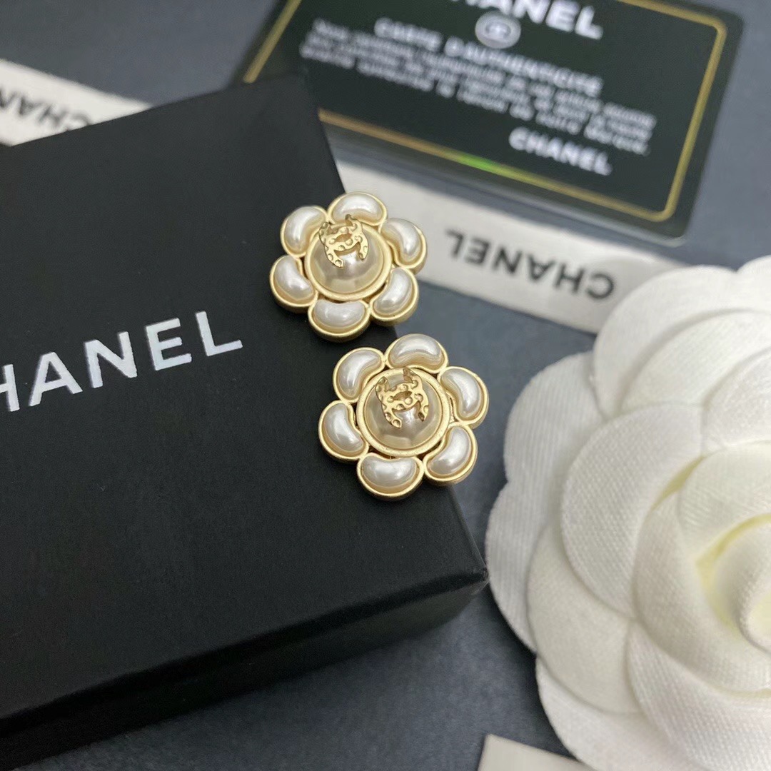 A624 Chanel earring 104676