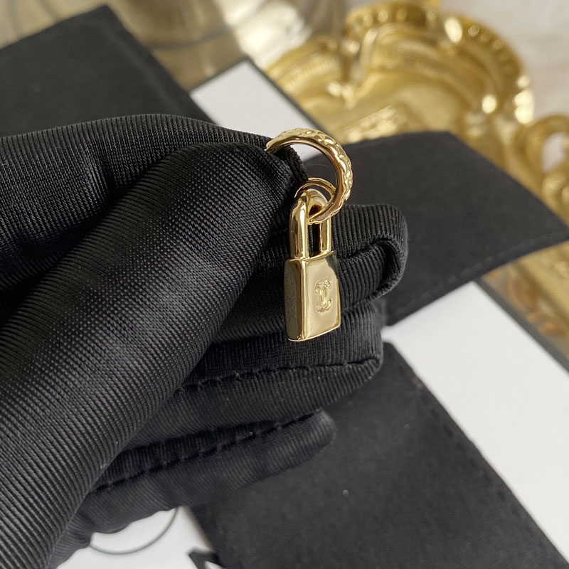 A158 Chanel earring 103062