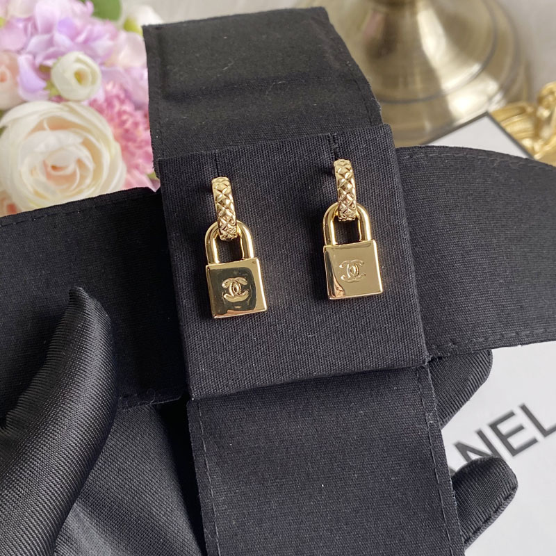 A158 Chanel earring 103062