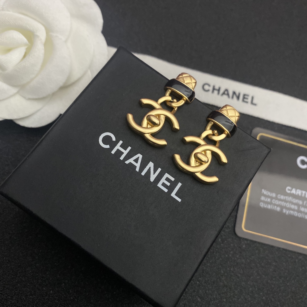 A616 Chanel earring 104694