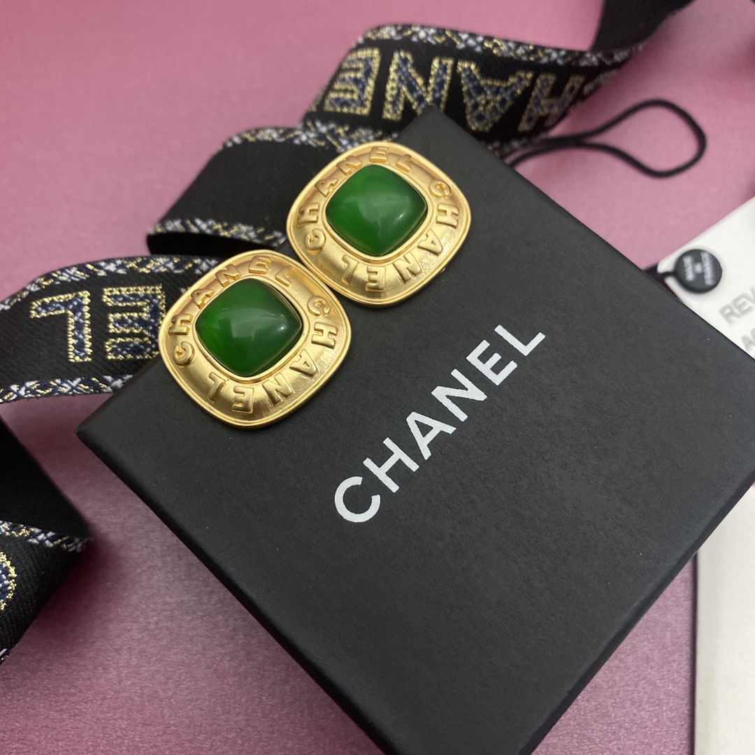 A599  Chanel earring 104709