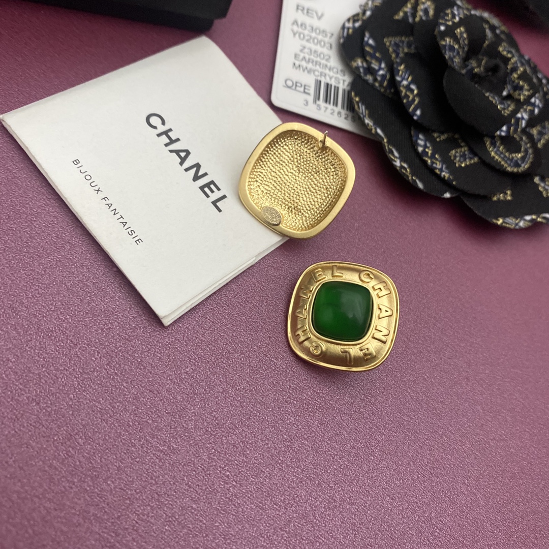 A599  Chanel earring 104709