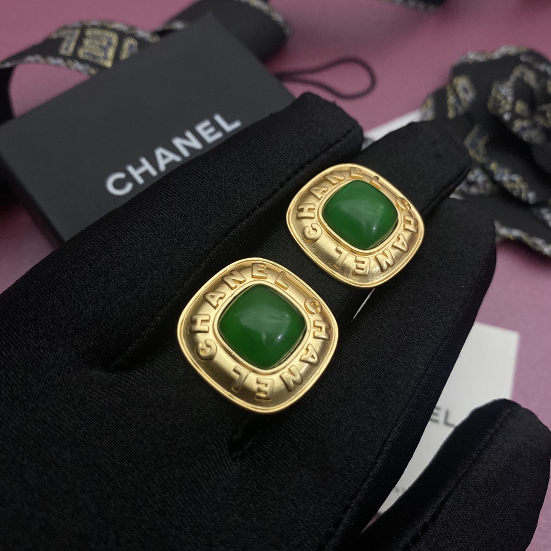 A599  Chanel earring 104709