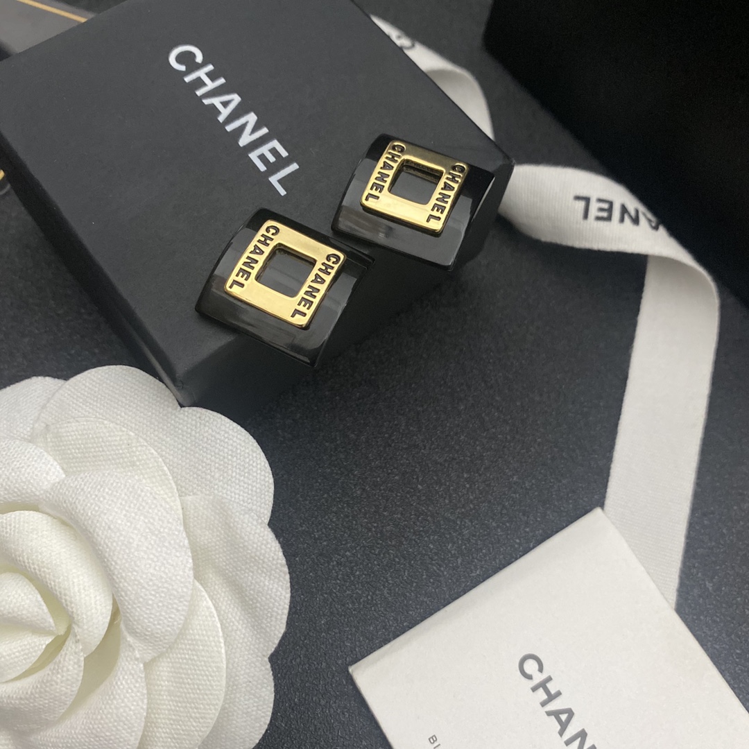 A476 Chanel earring 104844