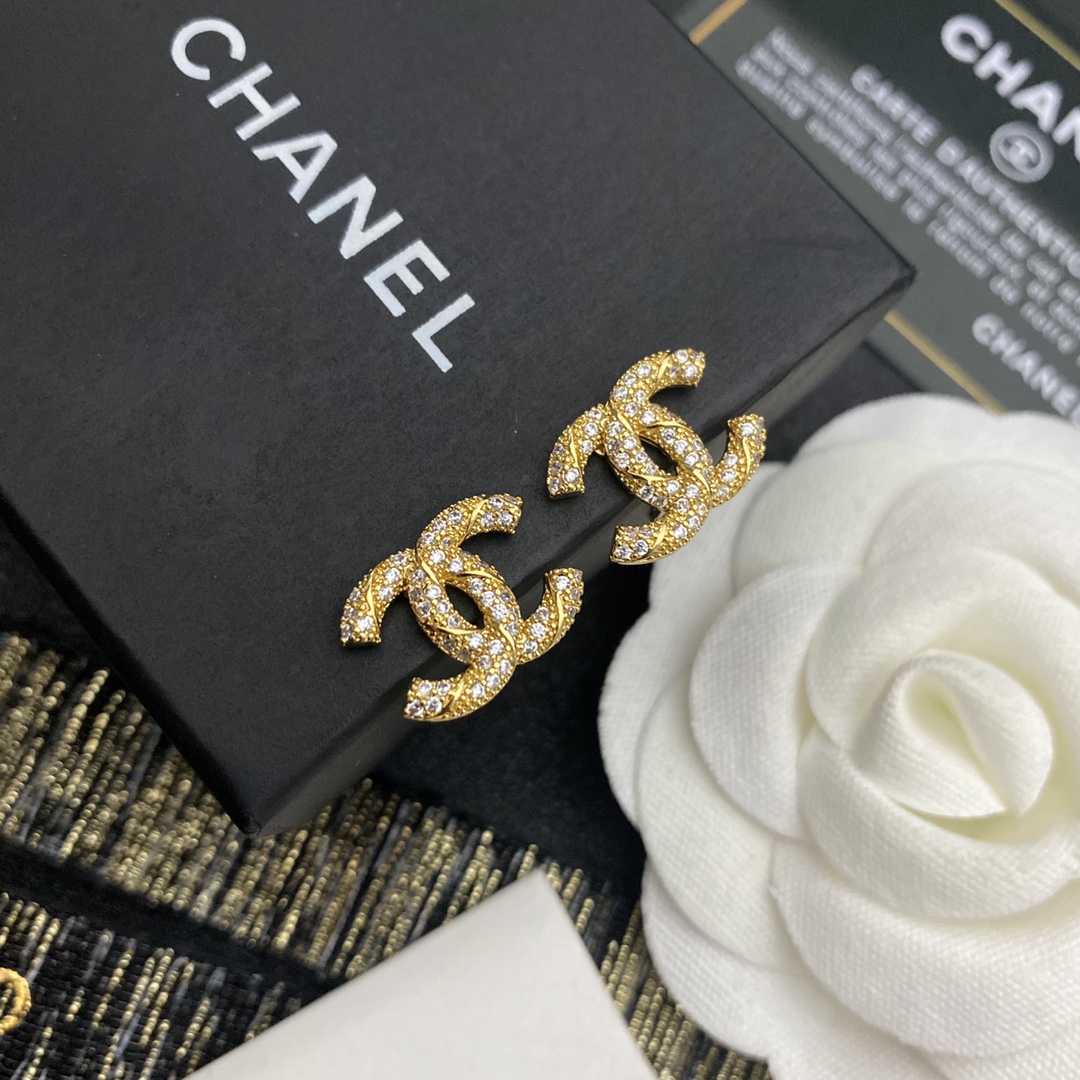 A080 Chanel earring 104897