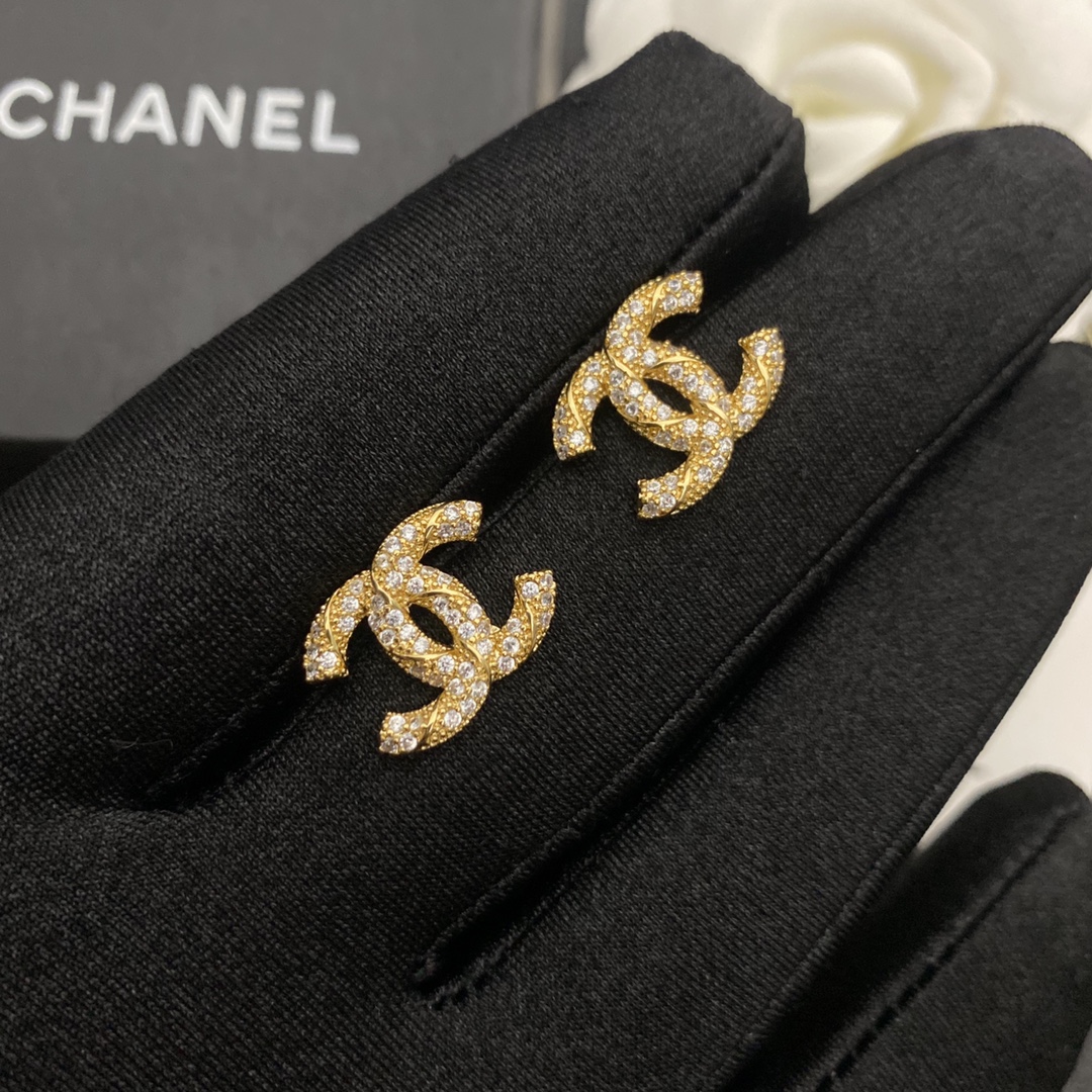 A080 Chanel earring 104897