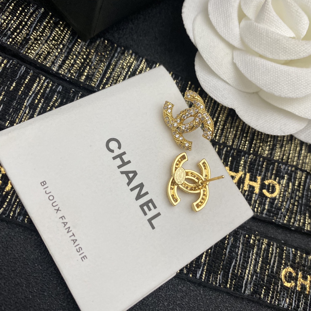 A080 Chanel earring 104897