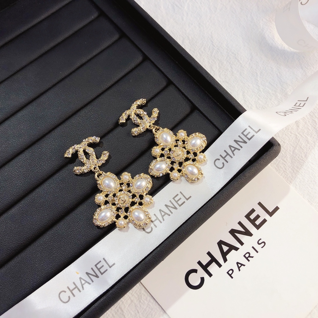 A505    Chanel earring 104938