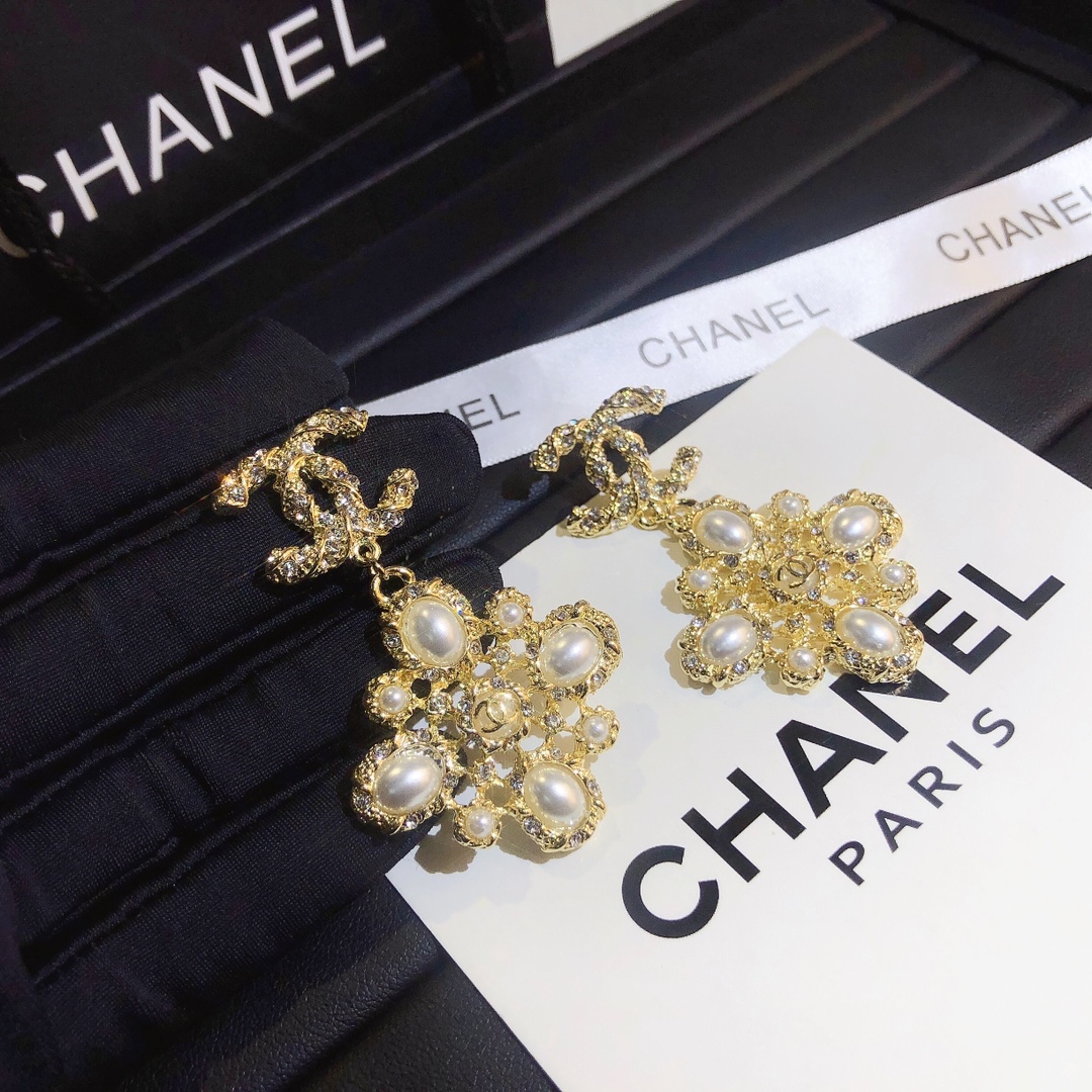 A505    Chanel earring 104938