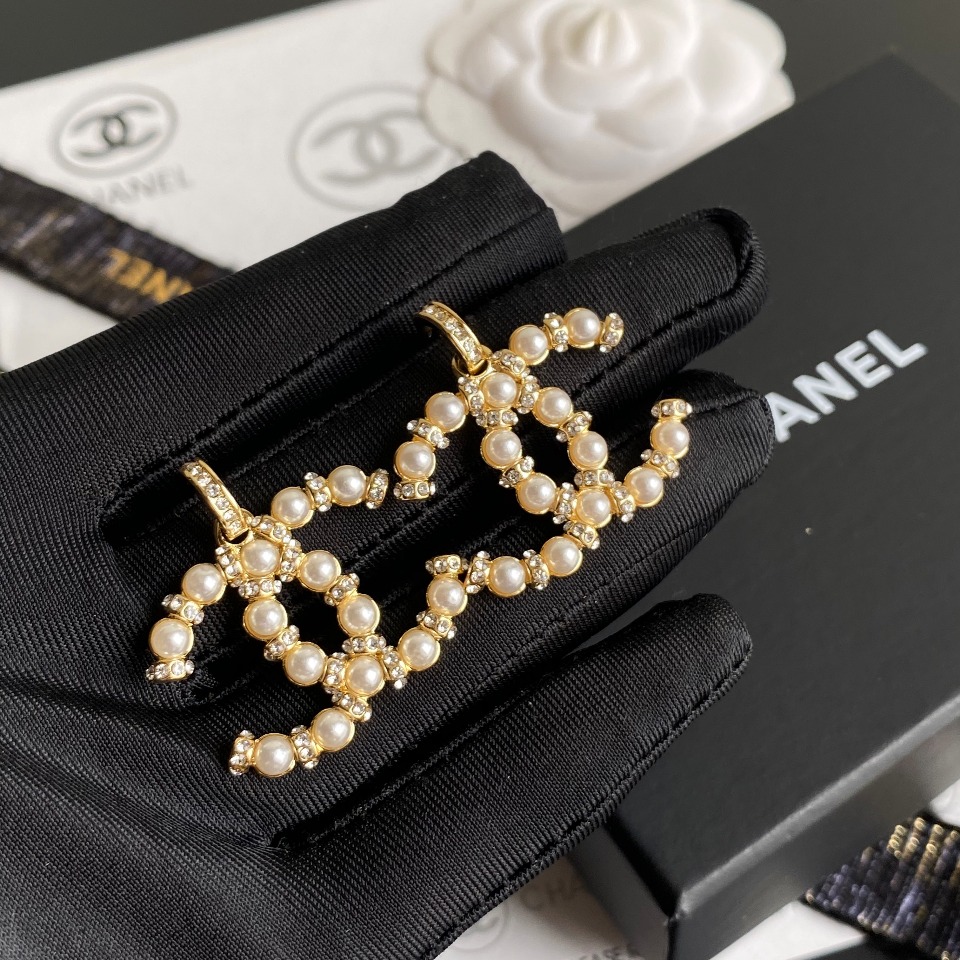 A1012 Chanel earring 105850