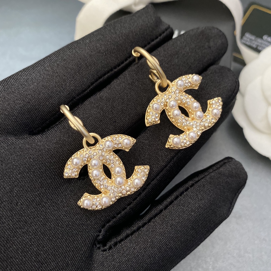 Chanel earring 106065