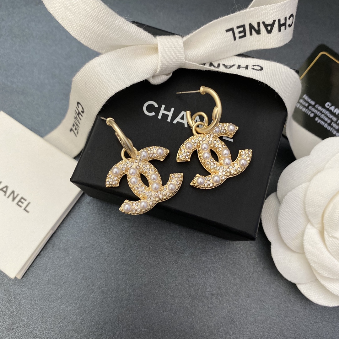 Chanel earring 106065