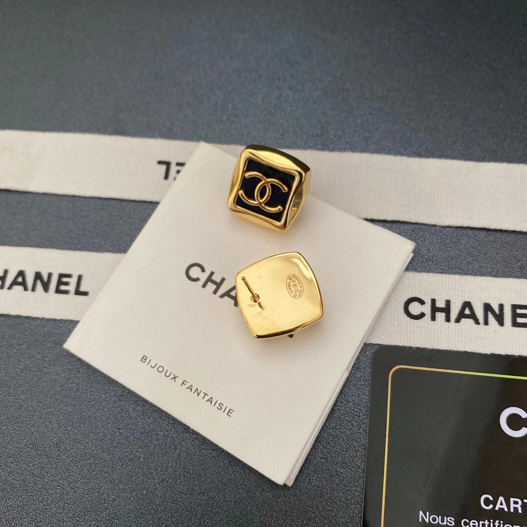 A257 Chanel earring 103224