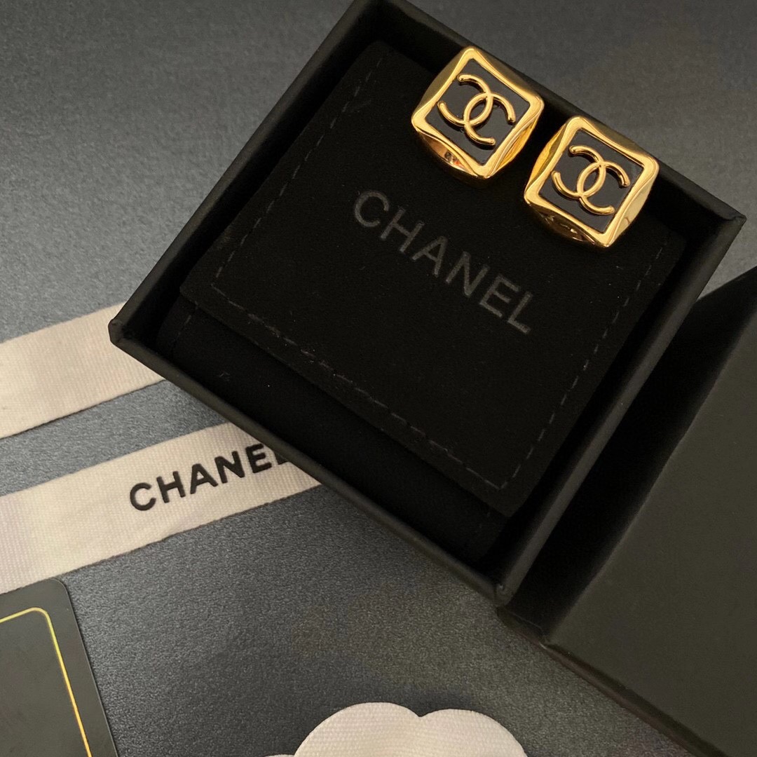 A257 Chanel earring 103224