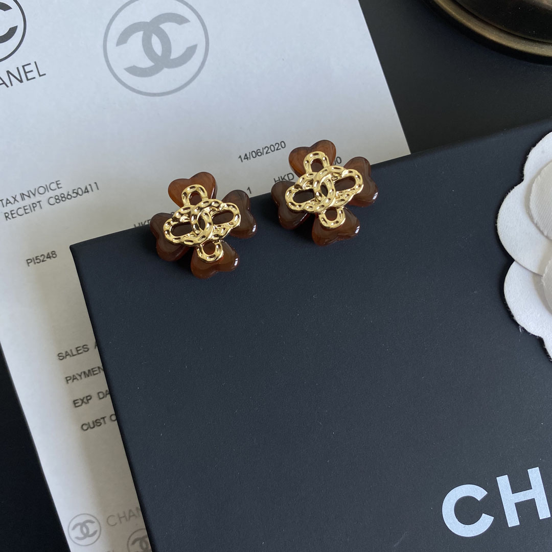 A664 Chanel earring 106303