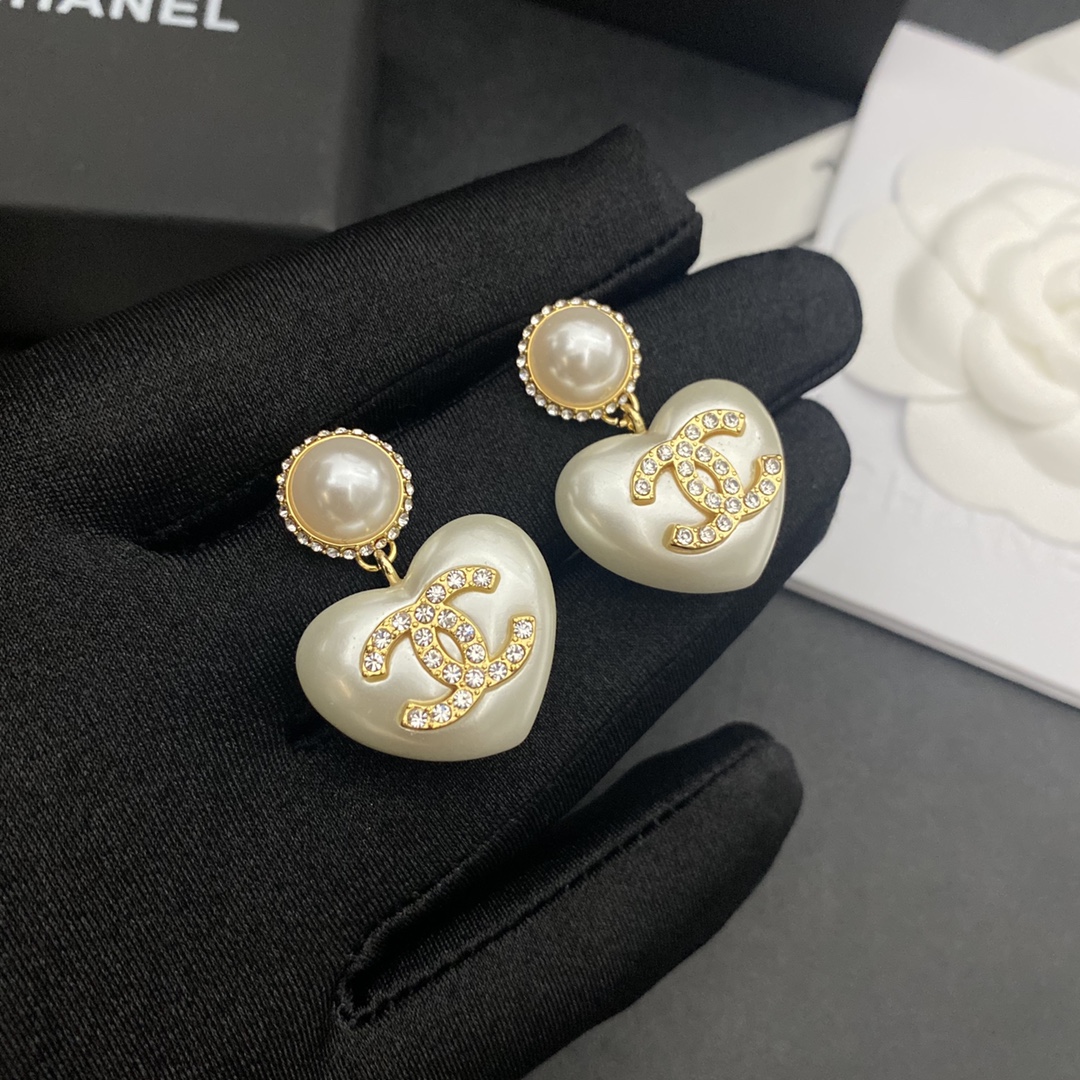 A107 Chanel earring 106409