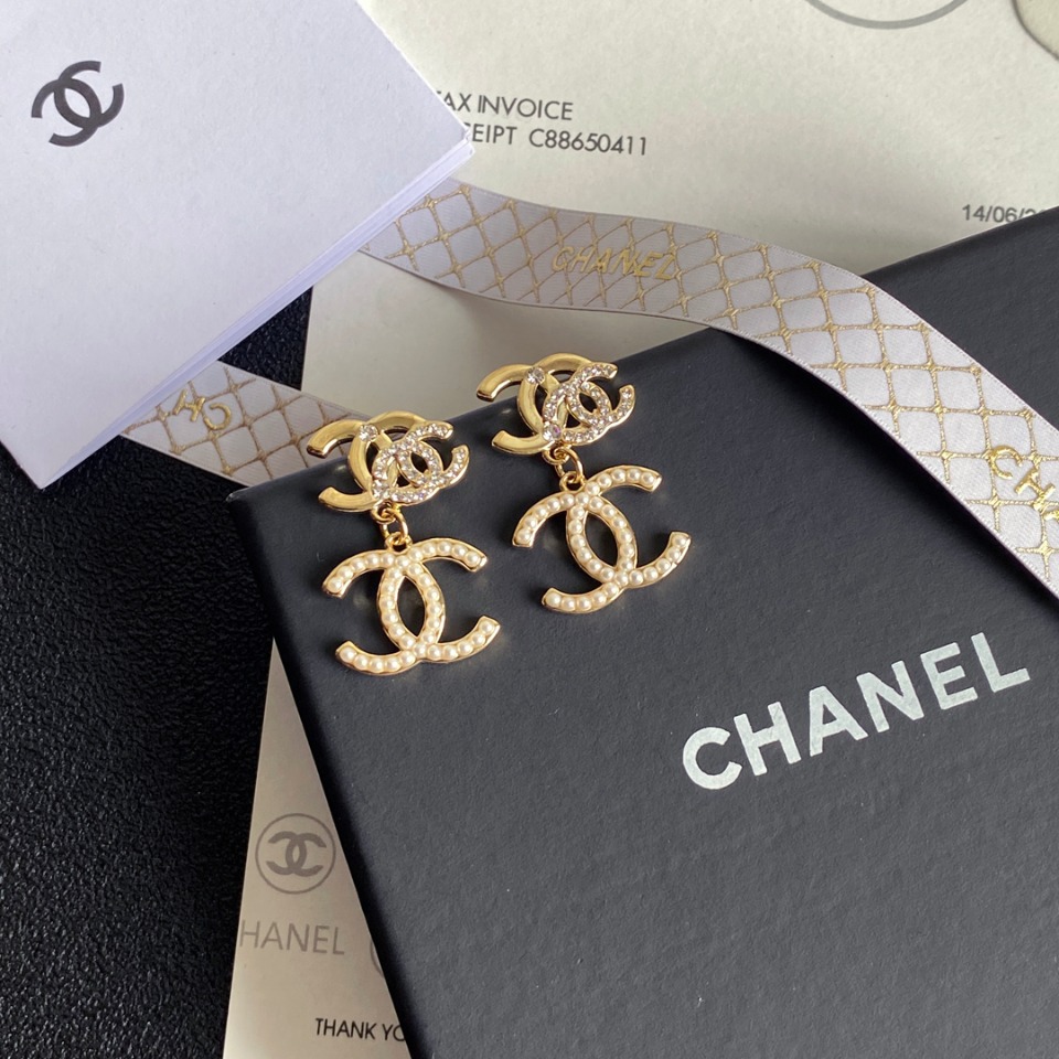 A249 Chanel earring 106411