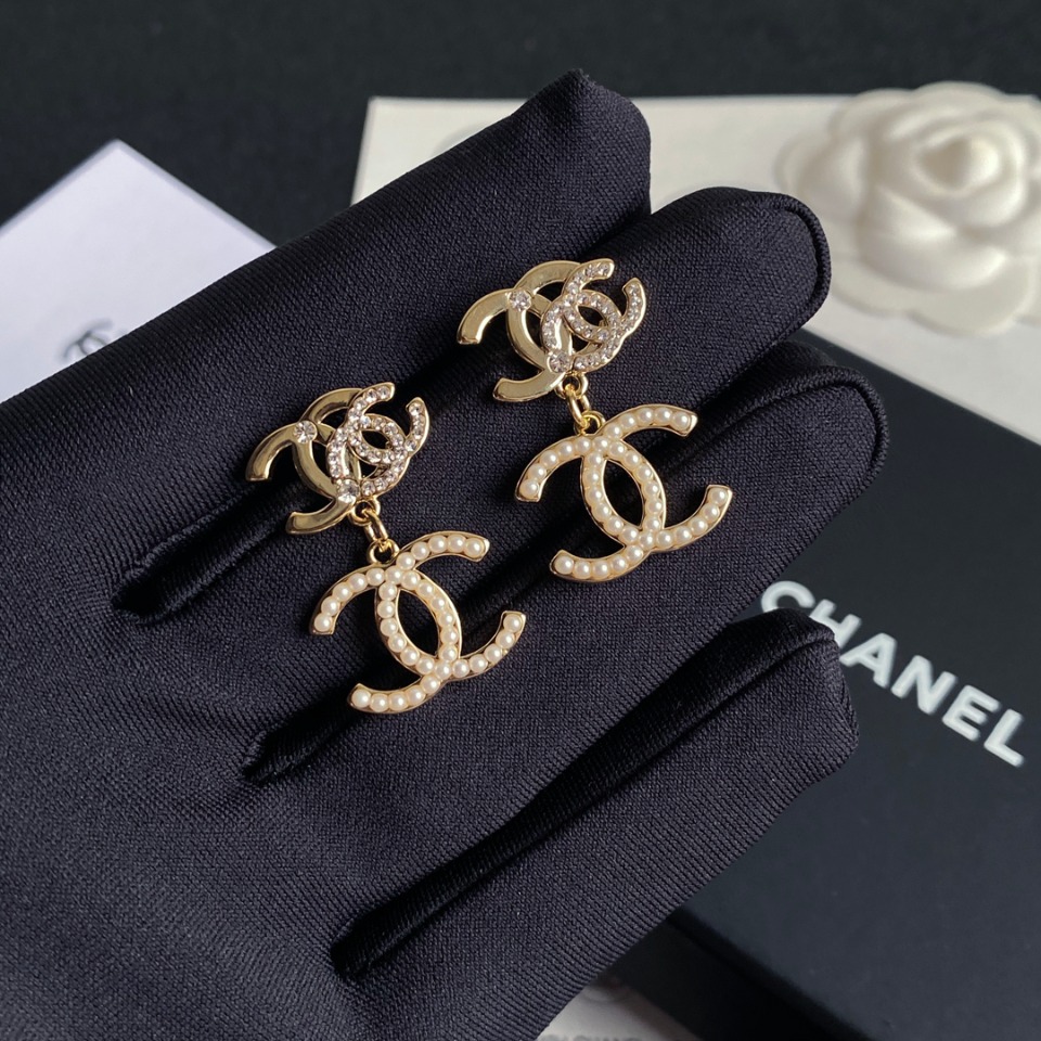 A249 Chanel earring 106411