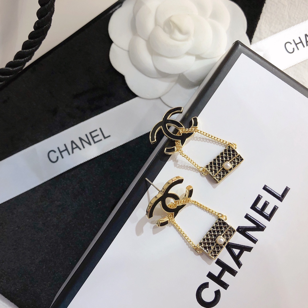 Chanel earring 106475