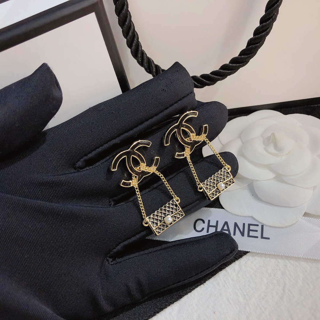 Chanel earring 106475
