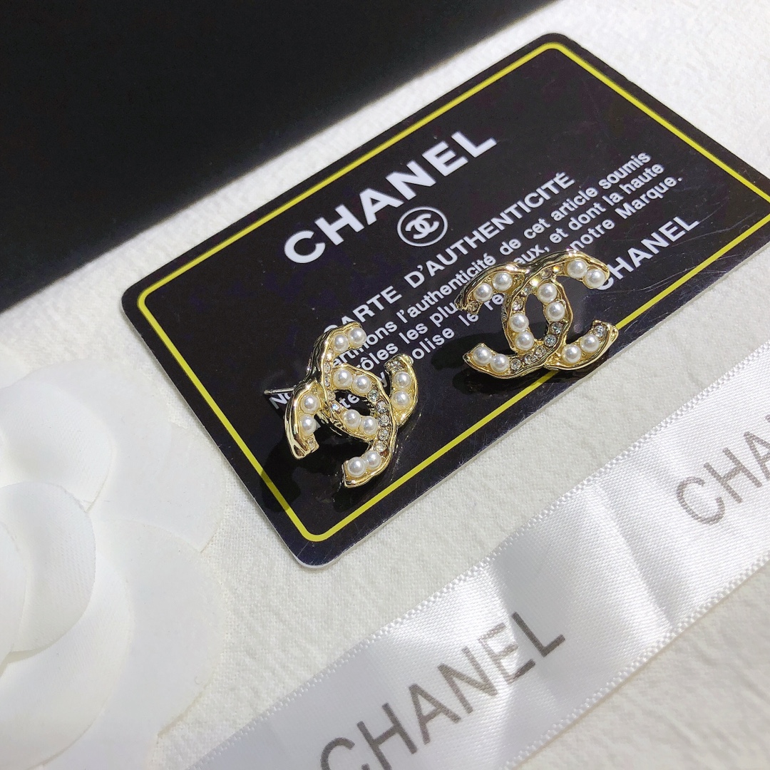 A601    Chanel earring 106527