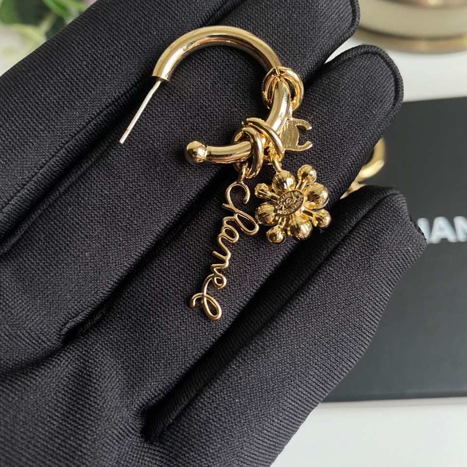 A352 Chanel earring 106531