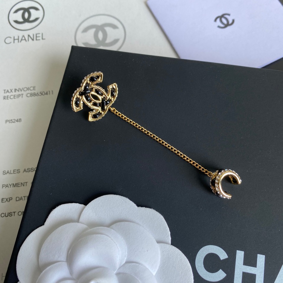 A047 Chanel earclip/earring 106549