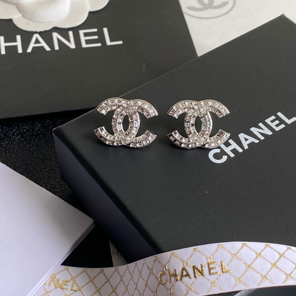 A718 Chanle earring 106599