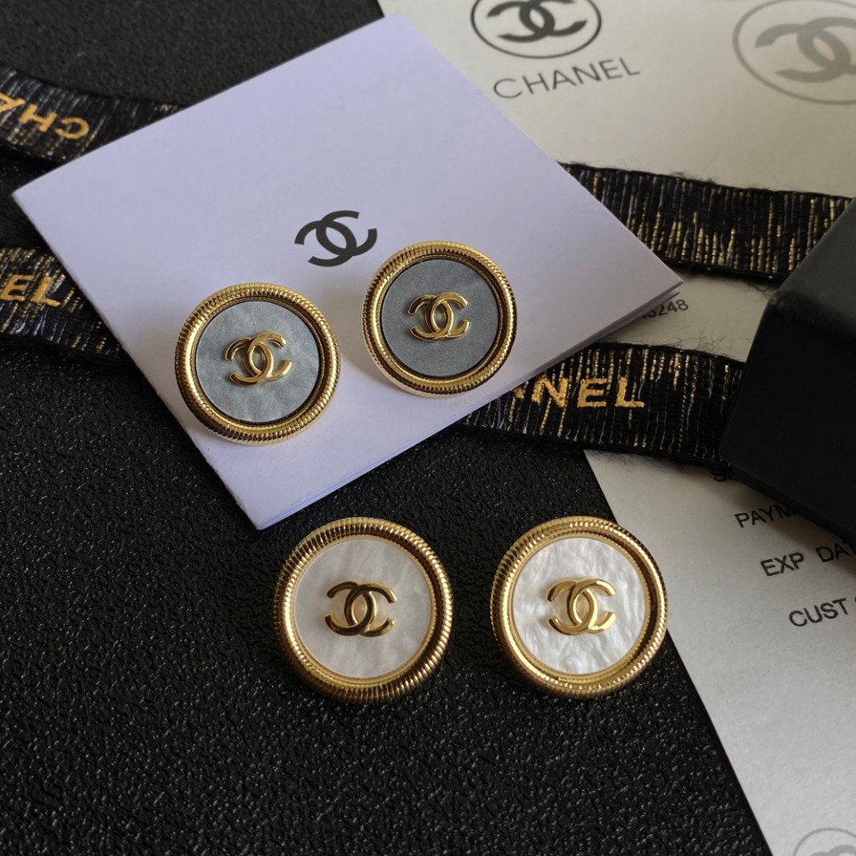 A696/A697 Chanel earring 106609