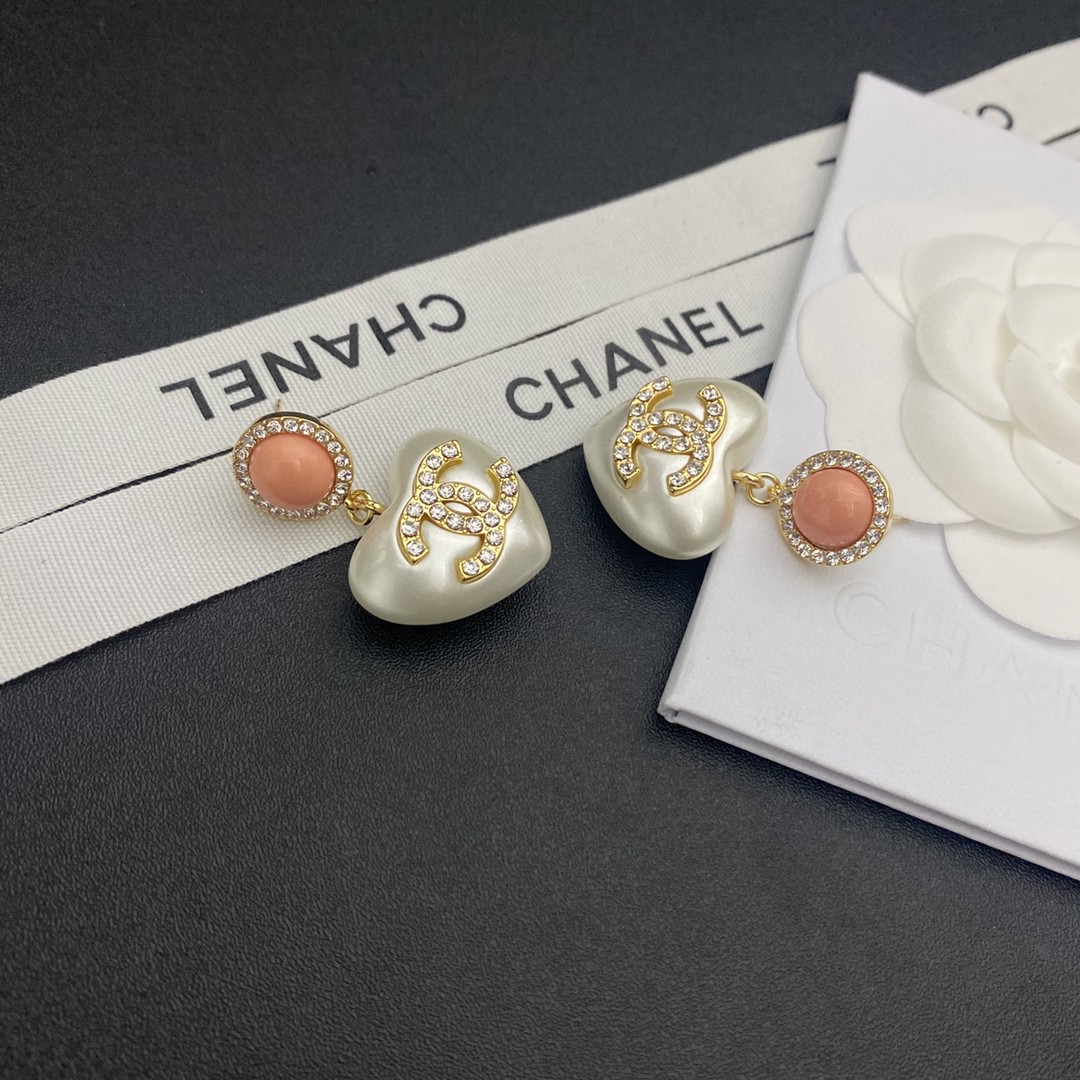 A084 Chanel earring 106629