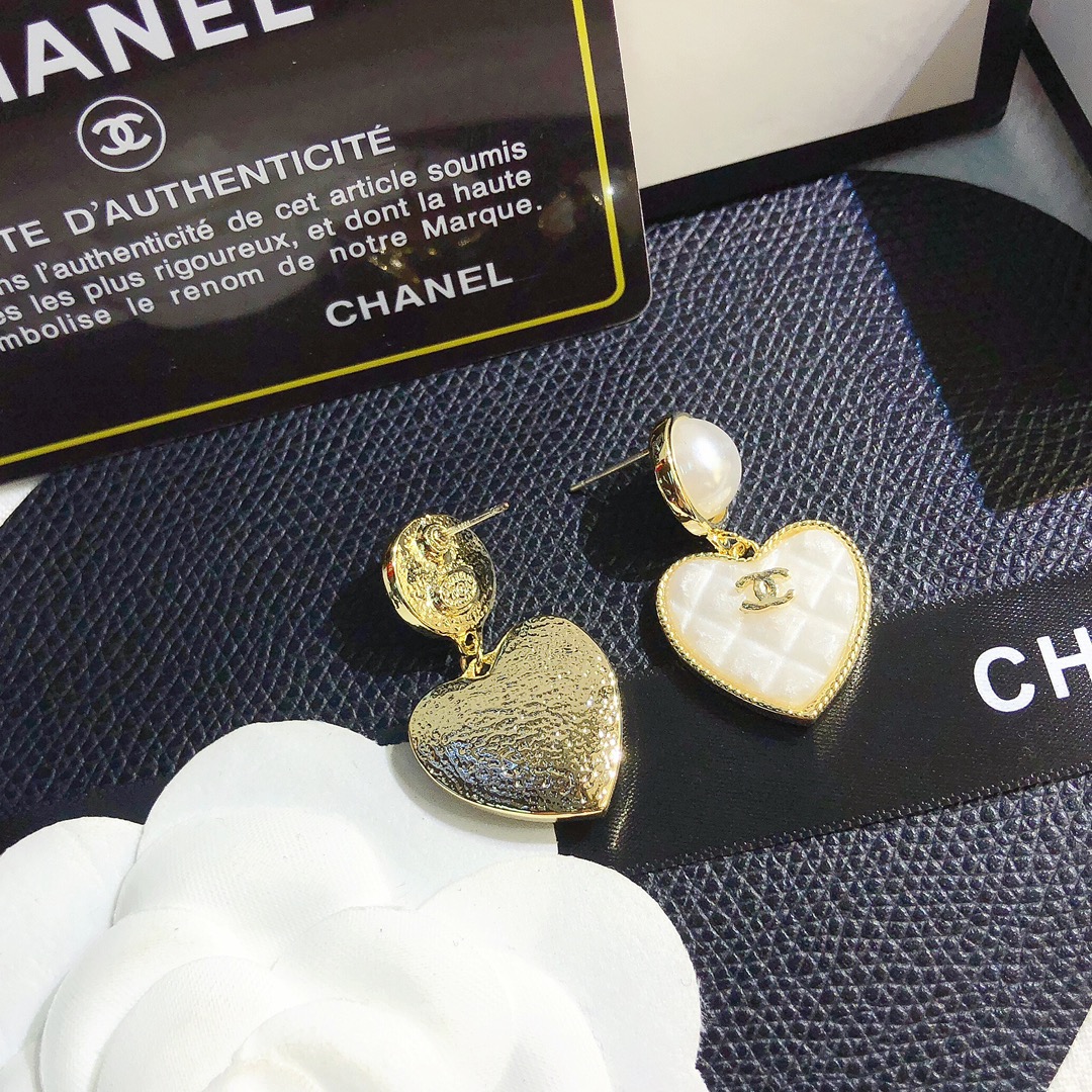 A606   Chanel earring 106769