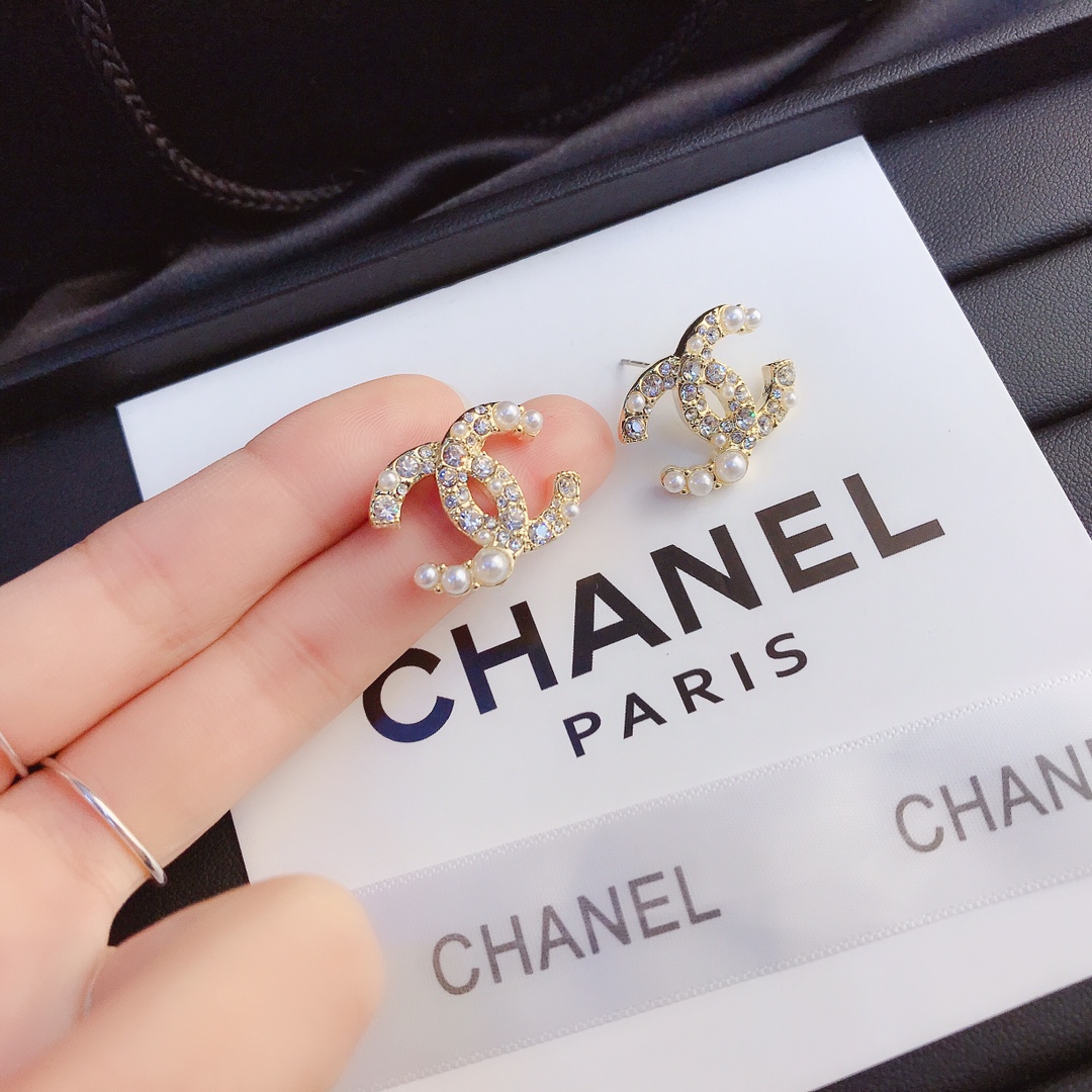 A379   Chanel earring 106800