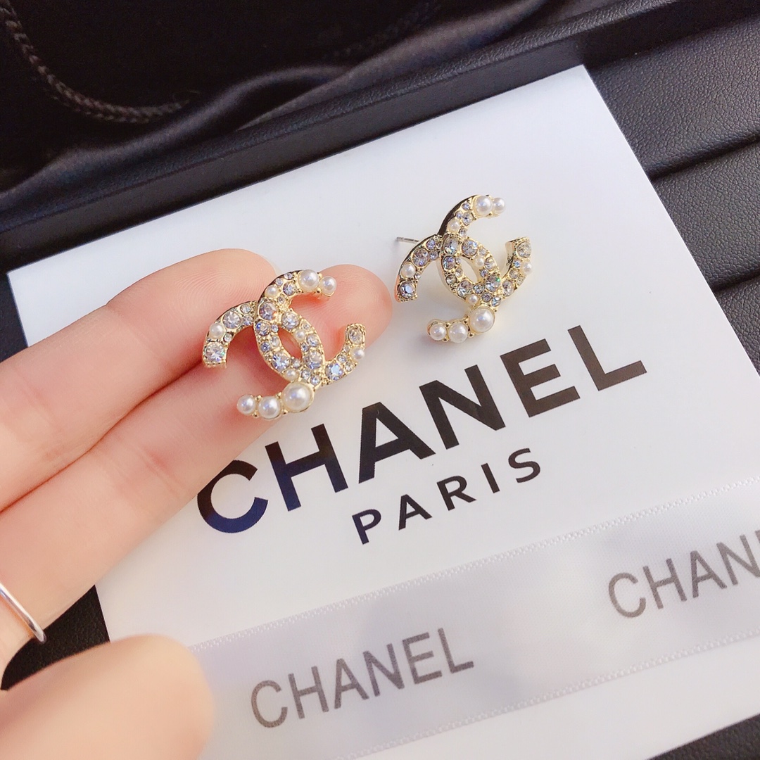 A379   Chanel earring 106800