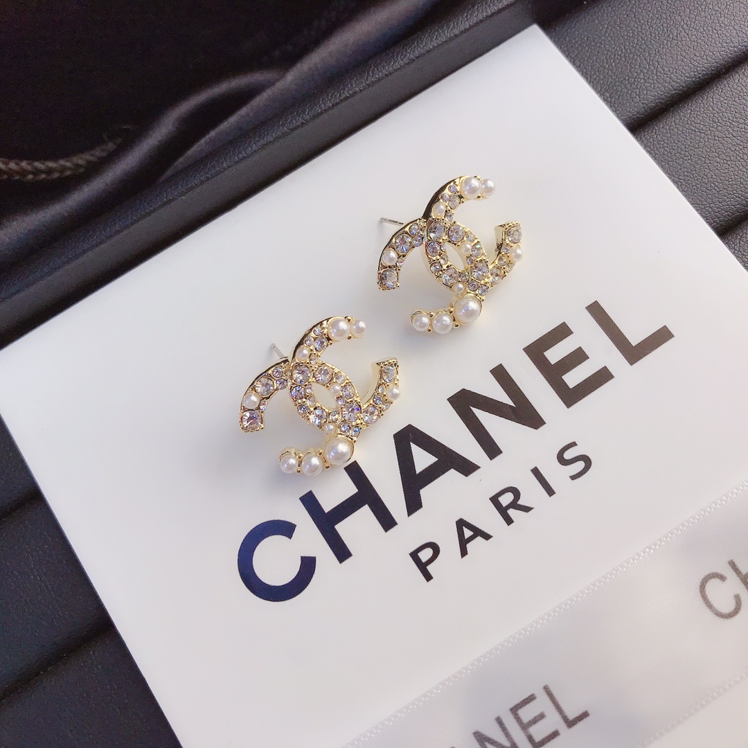 A379   Chanel earring 106800